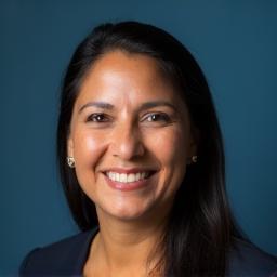 Foto profesional de Ana García, profesora de inglés.